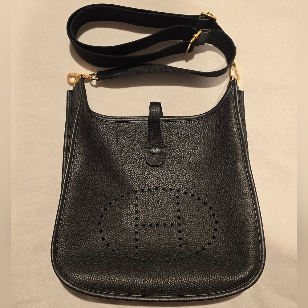 SOLD !!! HERMES Taurillon Clemence Evelyne III PM Black